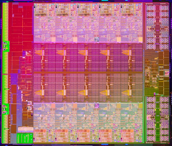 Xeon E5-2600 v2のダイ（半導体本体）