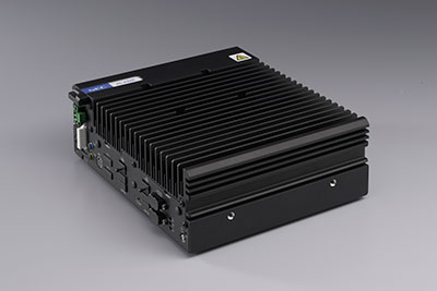 ファンレスで小型ボックス形状の工場向けコンピュータ | 日経クロス
