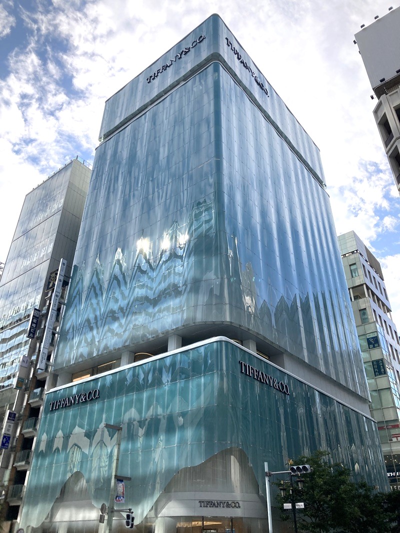 ティファニーやカルティエ、AppleにJINS、銀座の新陳代謝に青木淳氏や