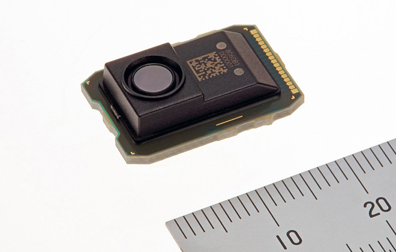 三菱電機、検知範囲を2～4倍に広げた赤外線センサーを開発