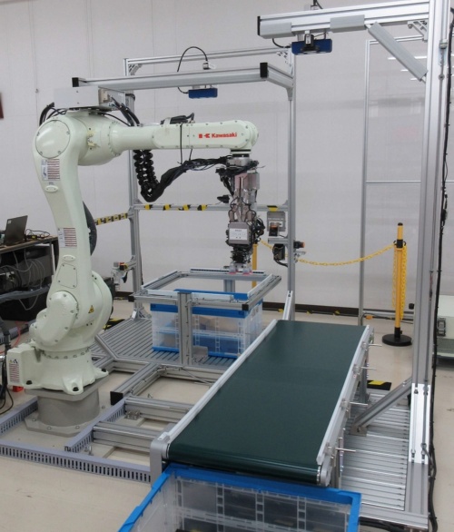 ばら積みピッキング向けAIを搭載したロボットシステム