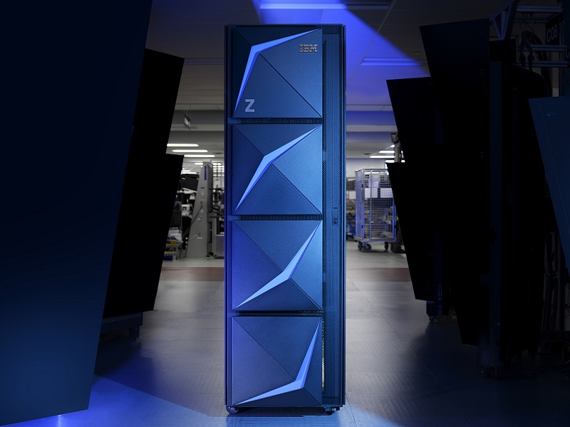 日本IBMが2年ぶりにメインフレーム「z」の新製品、データ保護機能を