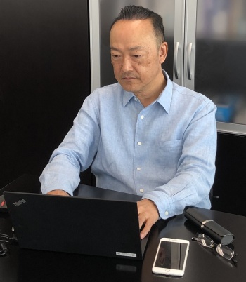 テレワークに取り組むコニカミノルタジャパンの大須賀健社長。経営陣を含む全社員がテレワークで担当する業務を進めてきた
