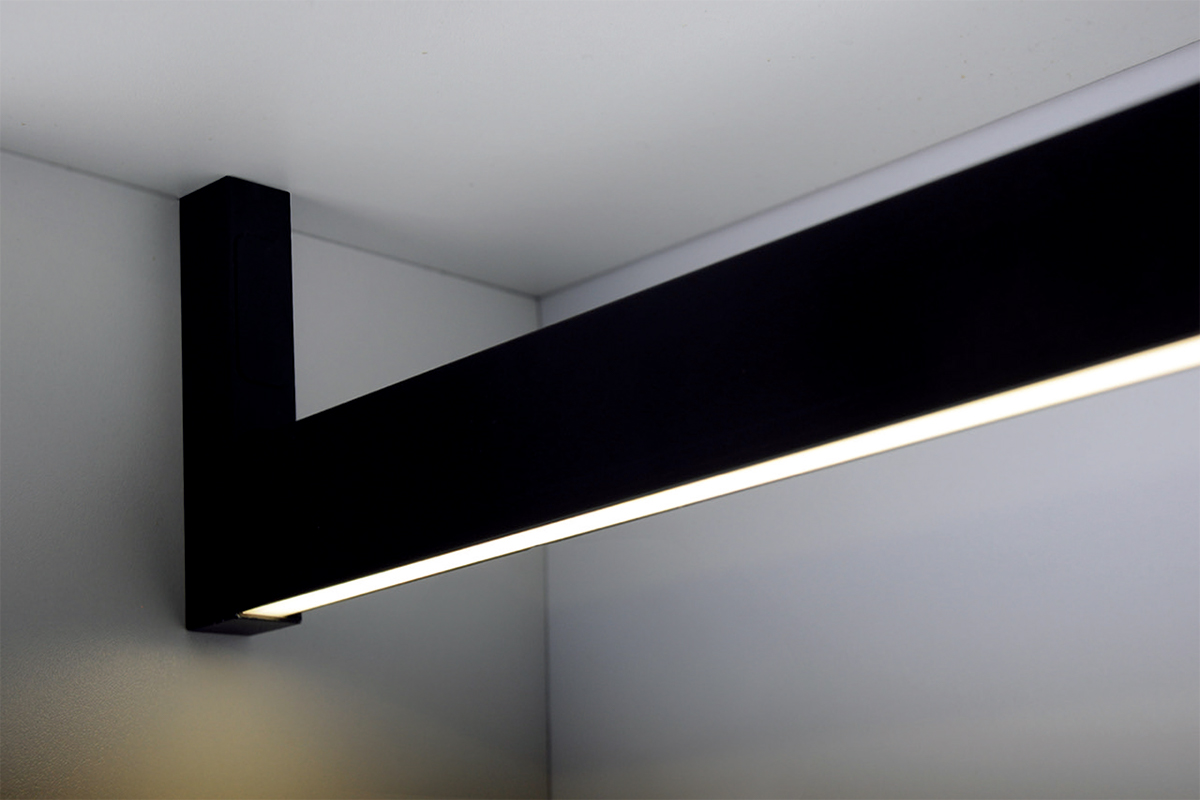 72 スガツネ LED-WARDROBE-Q-BL-600 LEDハンガーパイプ クローゼット内を照らすLEDライト付きハンガーパイプ | 日経クロス