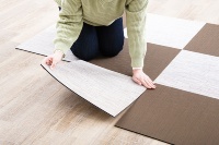 接着剤を使わずに固定できる(出所:ピアリビング)