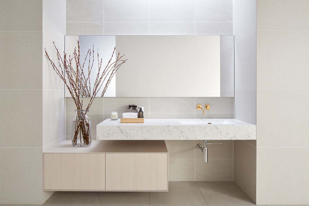 ミリ単位でサイズを注文できる洗面台用の鏡 | 日経クロステック Active