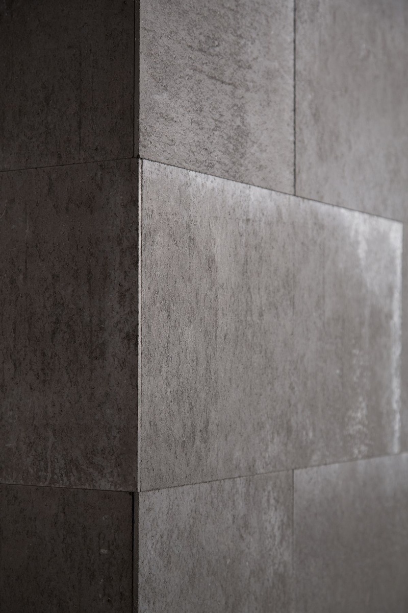 セメントに生じるムラを生かした壁材 日経クロステック Active セメントに生じるムラを生かした壁材 日経クロステック Active