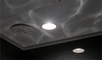 柔らかな光のゆらぎが天井にも映し出される（資料：トクラス）
