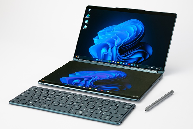 【新品 Lenovo Yoga Book 9i Gen 8 - タイダルティール 2画面ノートパソコン「Yoga Book 9i」、左右配置で付属