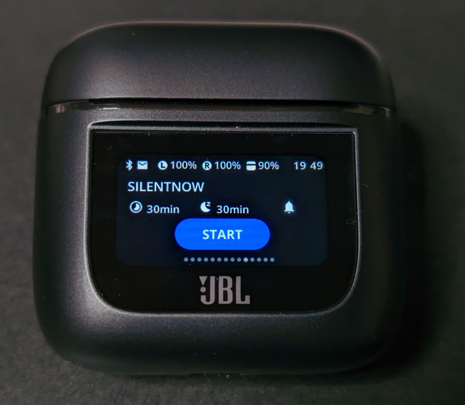 SilentNow機能のスタート、ストップは充電ケースから操作できる