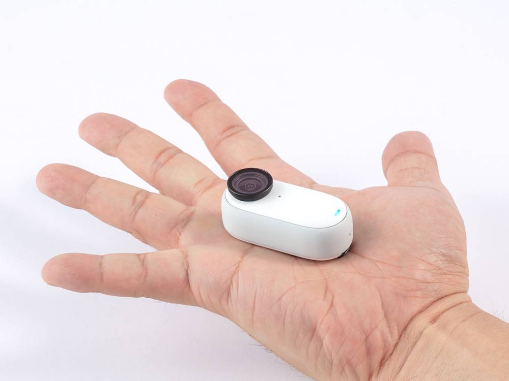 親指サイズのアクションカメラ「Insta 360 Go 3」、試して感じた 親指サイズのアクションカメラ「Insta 360 Go 3」、試して感じた