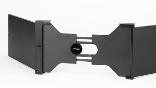 中央部分は左右に開いて、ノートパソコンに合わせて横幅を調節できる