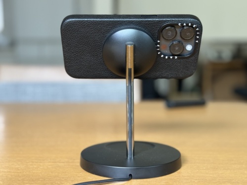 MagSafe充電スタンドを快適に利用するために、iPhoneのケースもMagSafe対応に買い替えた