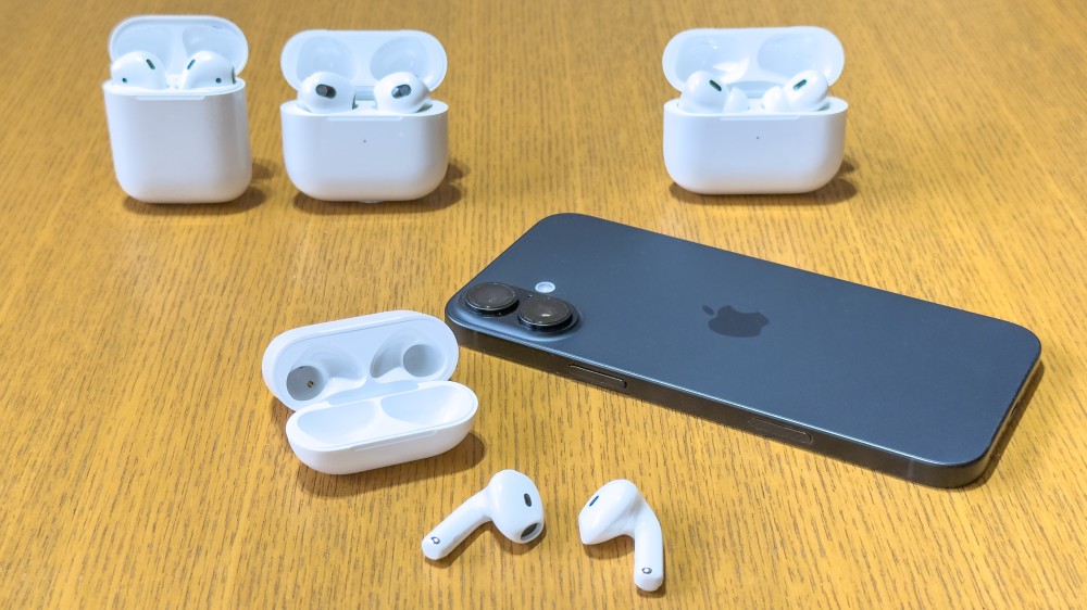 AirPods 4」は開放型の軽さとノイキャンを両立、歴代モデルとの AirPods 4」は開放型の軽さとノイキャンを両立、歴代モデルとの