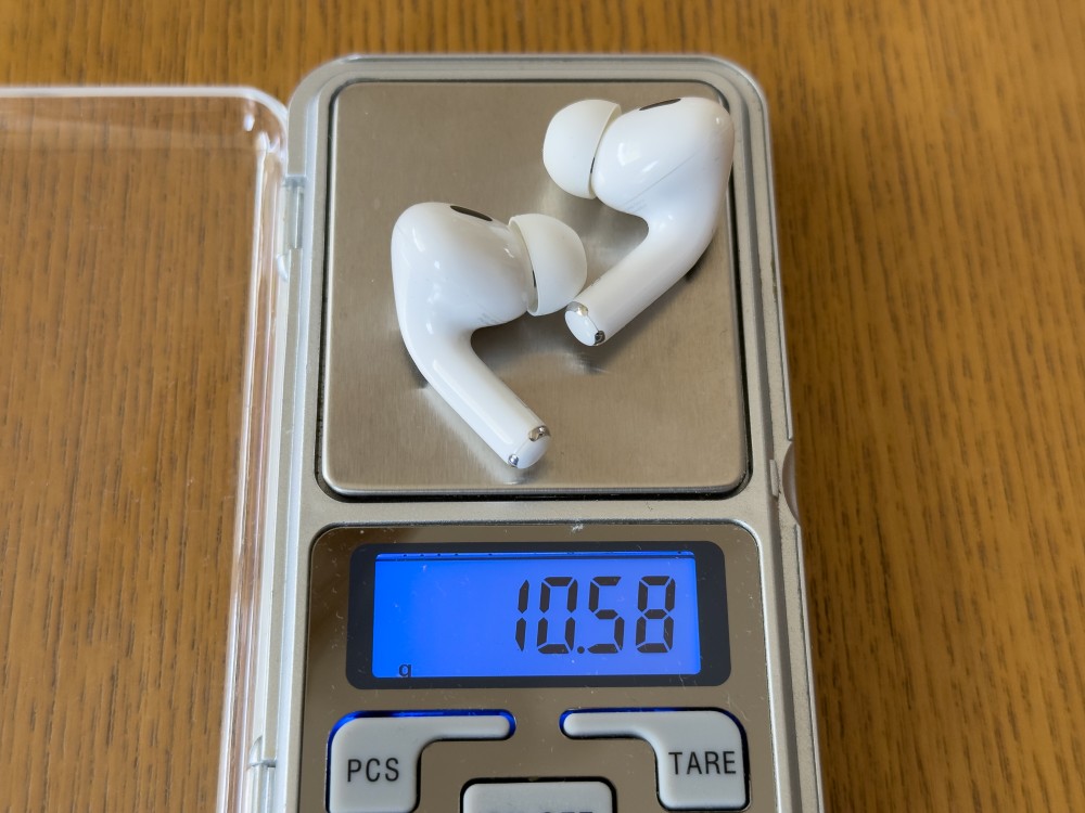 AirPods 4」は開放型の軽さとノイキャンを両立、歴代モデルとの