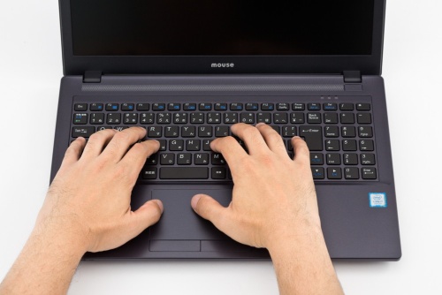 選択を誤ると作業効率が悪化 実は超重要なノートパソコンのキーボード選び 日経クロステック Active