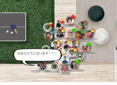エン・ジャパンが導入している仮想オフィスサービス「oVice」の画面例。初受注を果たした社員のアバターの周りに、先輩社員のアバターが集まってお祝いをしている