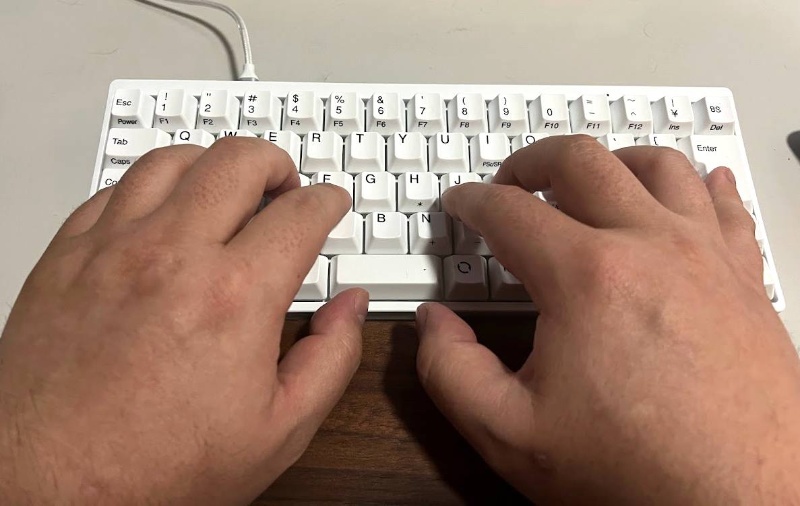 Web会議を邪魔するキーボード打鍵音を消したい 3万円超のhhkbの効果は 日経クロステック Active Web会議を邪魔するキーボード打鍵音を消したい 3万円超のhhkbの効果は 日経クロステック Active