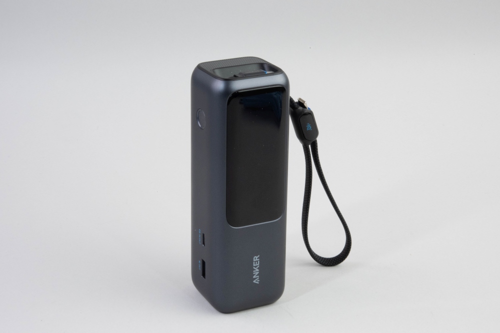 長時間の移動でも安心、出張や旅行にお薦めの大容量モバイルバッテリー