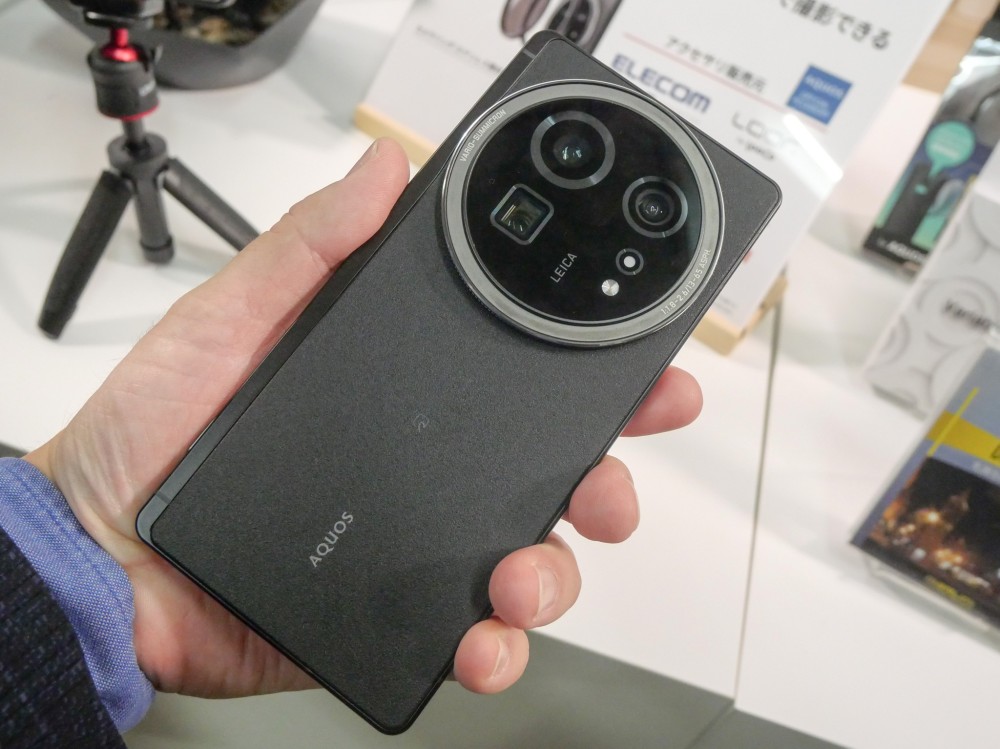 シャープがスマホのフラッグシップを見送り、モデルの選別は何を