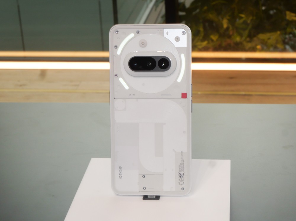 Nothing」がスマホ新機種を日本に投入、販売パートナーに楽天モバイル