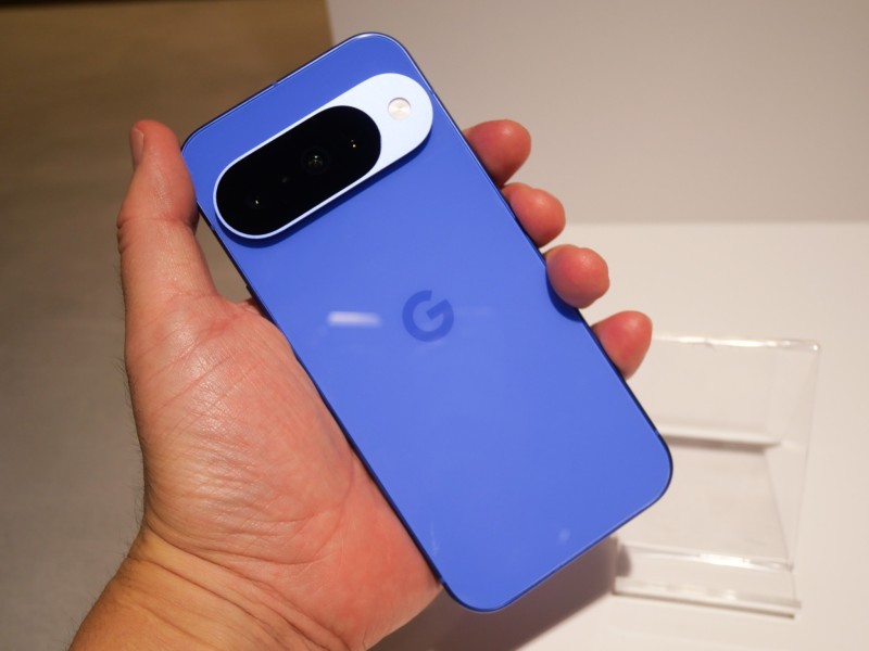 富士通Japanが消防・救急の現場活動支援システム、固定端末ではなく