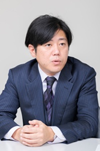 山本 敏之氏