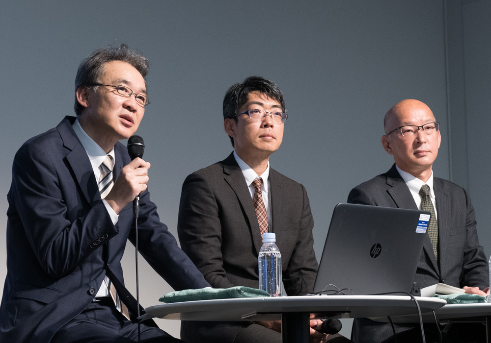左から、ユーザックシステムの大槻 勝弥氏、ヤクルトの西山 直希氏、花王グループカスタマーマーケティングの川口 和海氏