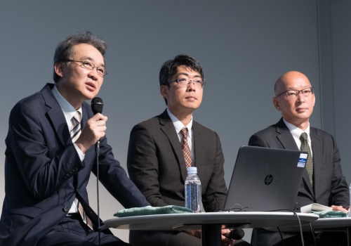 左から、ユーザックシステムの大槻 勝弥氏、ヤクルトの西山 直希氏、花王グループカスタマーマーケティングの川口 和海氏