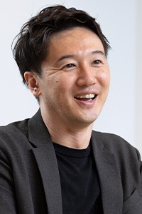山口 善生氏