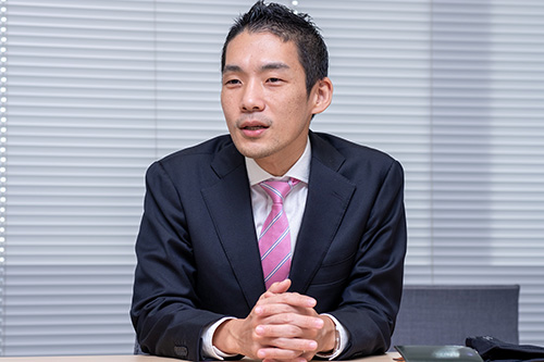 住友商事<br>IT企画推進部<br>インフラシステム第二チームリーダー<br>八百枝玄士氏
