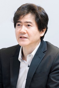 河野 恭之 氏