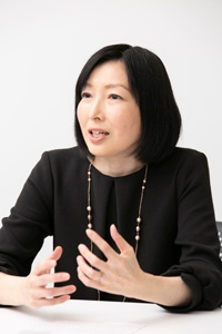 唐金 知子氏