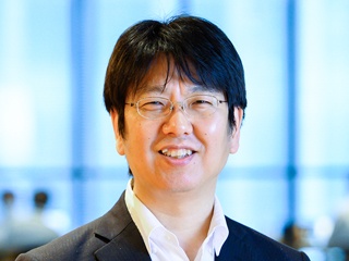 PwCコンサルティング<br>ディレクター<br>奥山 謙 氏