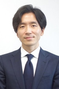 鈴木 亮氏