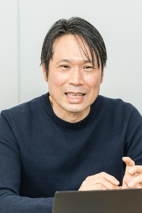 園 洋志氏