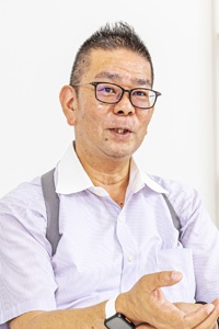 井上 恵氏