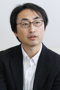 上原 崇氏
