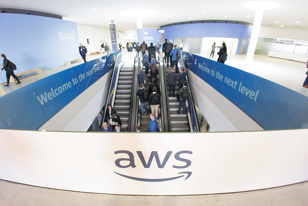 MWC2024 AWSブースの入口の様子