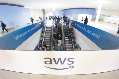 MWC2024 AWSブースの入口の様子