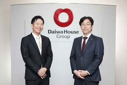 （左から）大和ハウス工業株式会社 経営管理本部 経理部 基幹業務SSC センター長 土井 貴之 氏　株式会社メディアテック IT営業部 次長 ITストラテジスト 仁井 亮太 氏