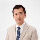 中村 建助 氏