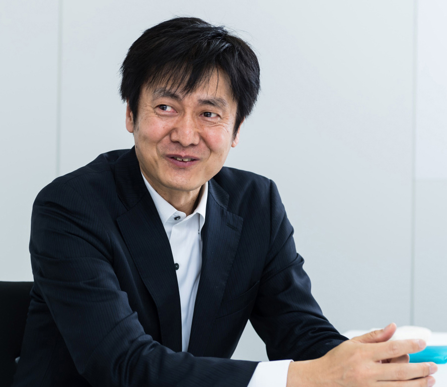 日本アイ・ビー・エム株式会社<br>技術理事 IBM AIセンター長<br>データサイエンティスト・プロフェッションリーダー<br>工学博士<br>山田 敦氏