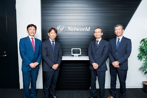 左から、デル・テクノロジーズ株式会社 DCWソリューション本部 本部長 正田三四郎氏、同社執行役員 製品本部長 データセンターコンピュート&ソリューションズ事業統括 上原宏氏、株式会社ネットワールド 専務取締役 営業本部 本部長 芹澤朋斉氏、同社執行役員 SI技術本部 副本部長 兼 統合基盤技術部 部長 デジタルトランスフォーメーション推進担当 鶴園一誠氏