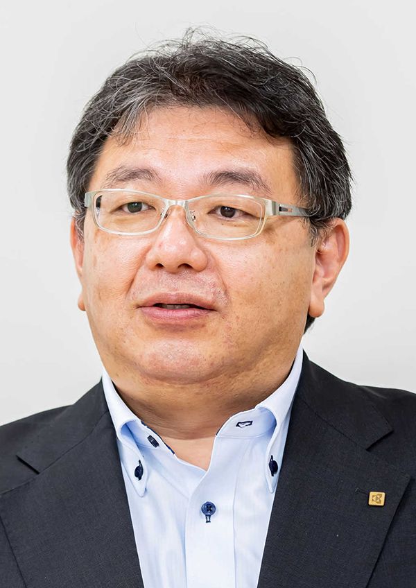 鬼頭 信雄 氏
