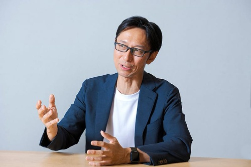 久波 健二 氏
