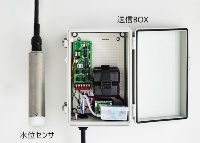 工事用ICT簡易無線水位計。センシングには横河電機の技術を活用している(画像提供:アムニモ)