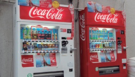 写真1●コカコーラが実証実験している新型の自動販売機
