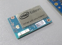 写真1●インテルの超小型コンピュータ「Edison」のモジュール