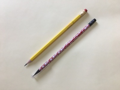 写真1　吉凶が占える「おみくじ」、トルコっぽいデザインが魅力の「グッドモーニング黒軸鉛筆」